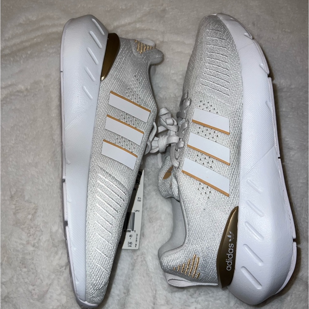 Adidas Swift Run 22
